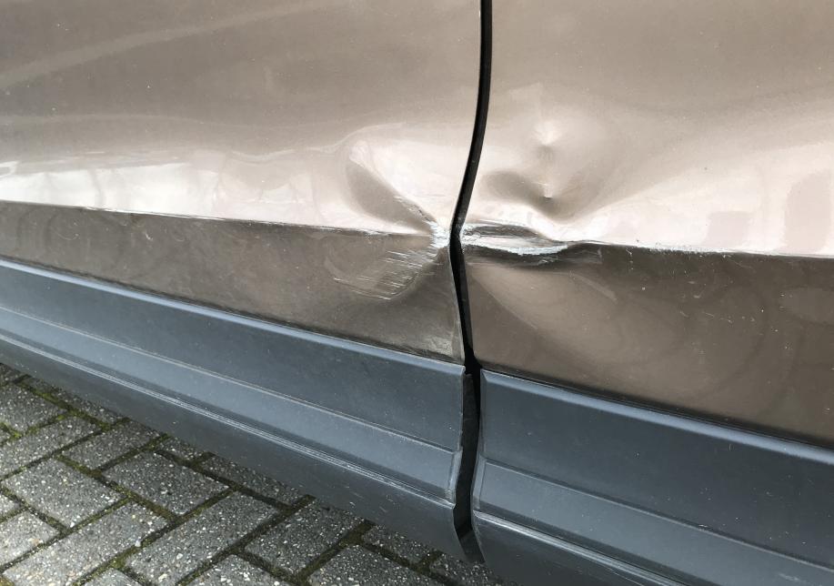 Schade aan portieren van een auto